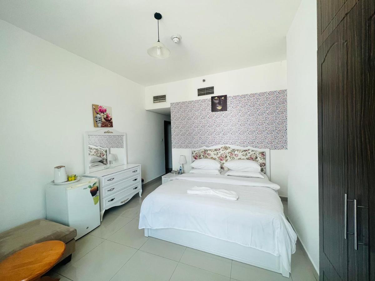 דובאי Private Room In 2Br Apartment מראה חיצוני תמונה