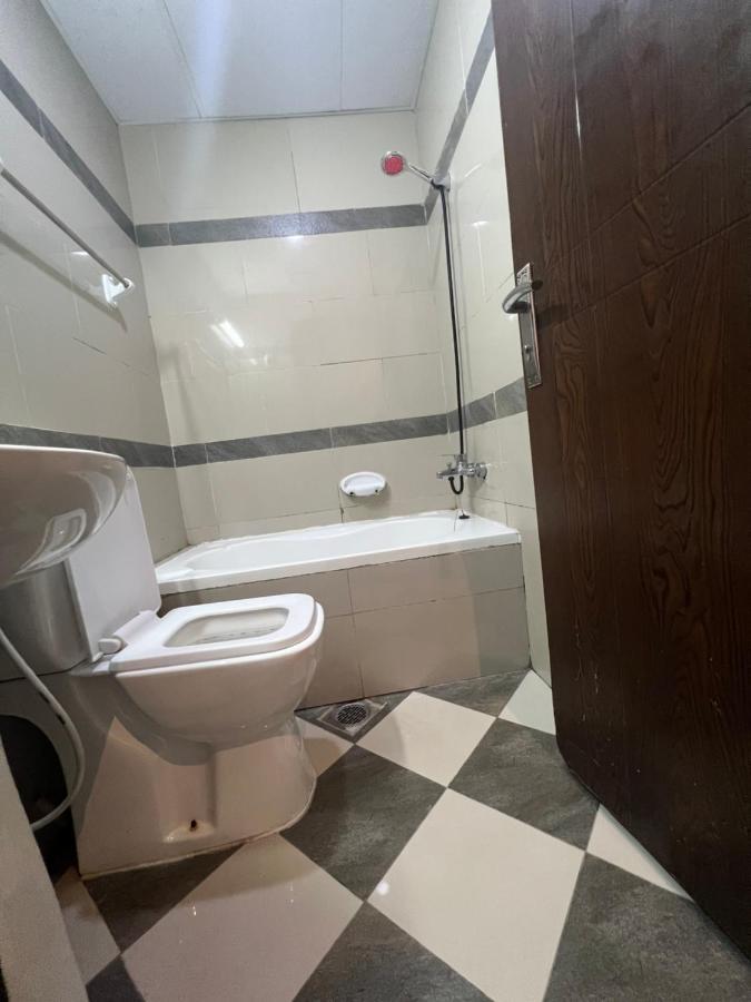 דובאי Private Room In 2Br Apartment מראה חיצוני תמונה